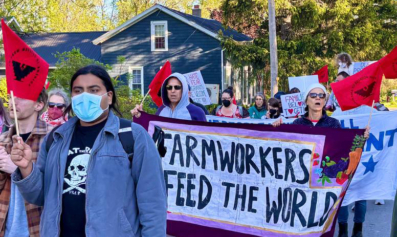 People rally in support of farmworkers